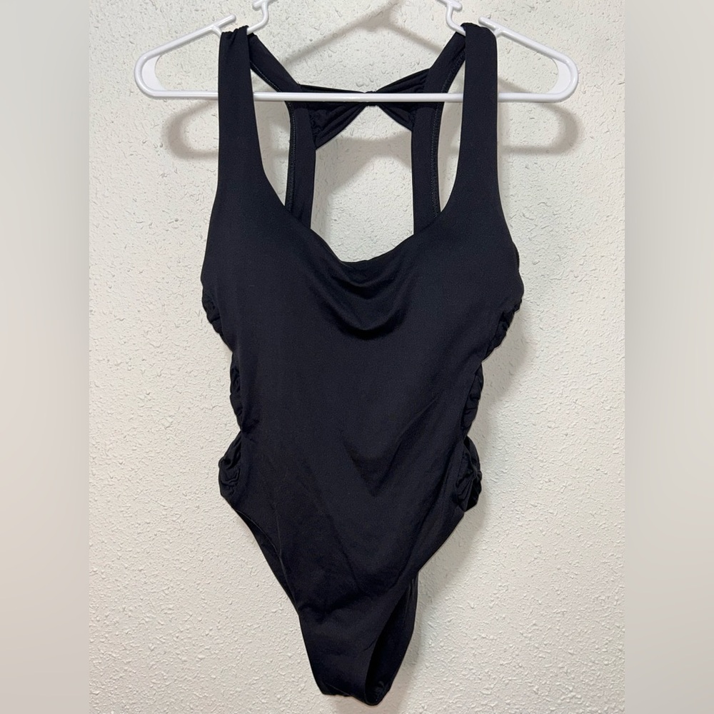 Isabella Rose one piece swimsuit black size medium